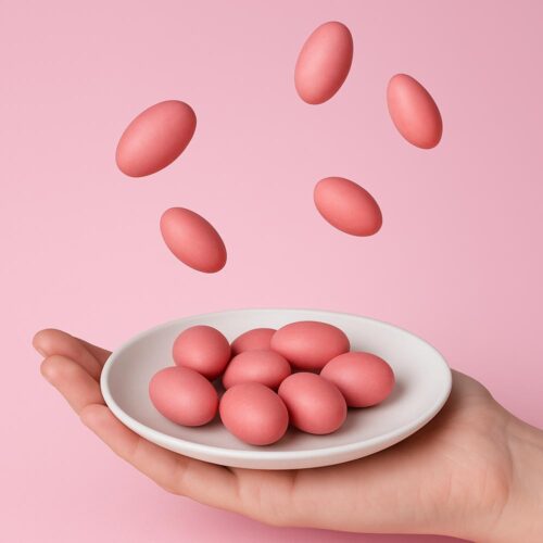 Vietchoco Strawberry Chocolate 65g – Socola dâu phủ hạnh nhân, mắc ca